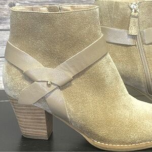 Elaine Turner Knotted Suede Ankle Boots sz6